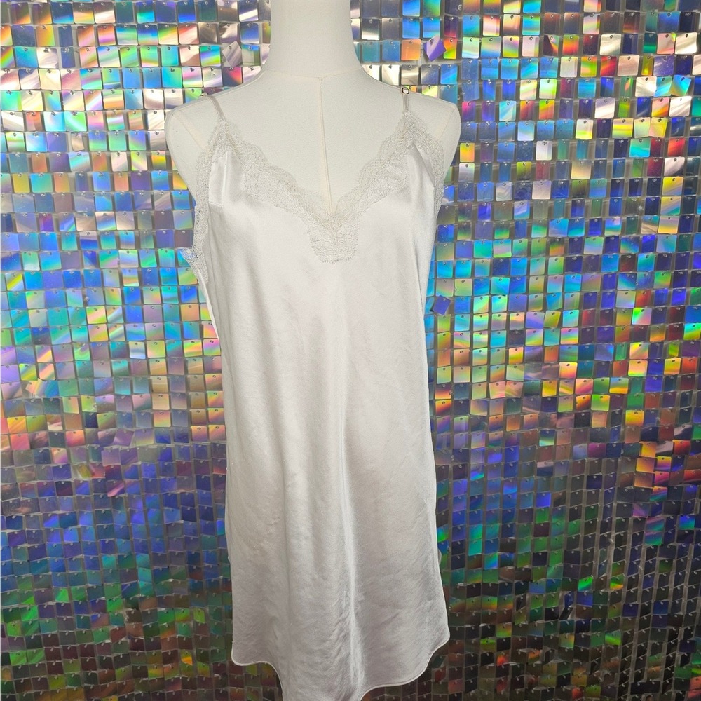Victoria's Secret Slip Dress‎ Womens Medium Ivory Excellent Lace Trim Satin